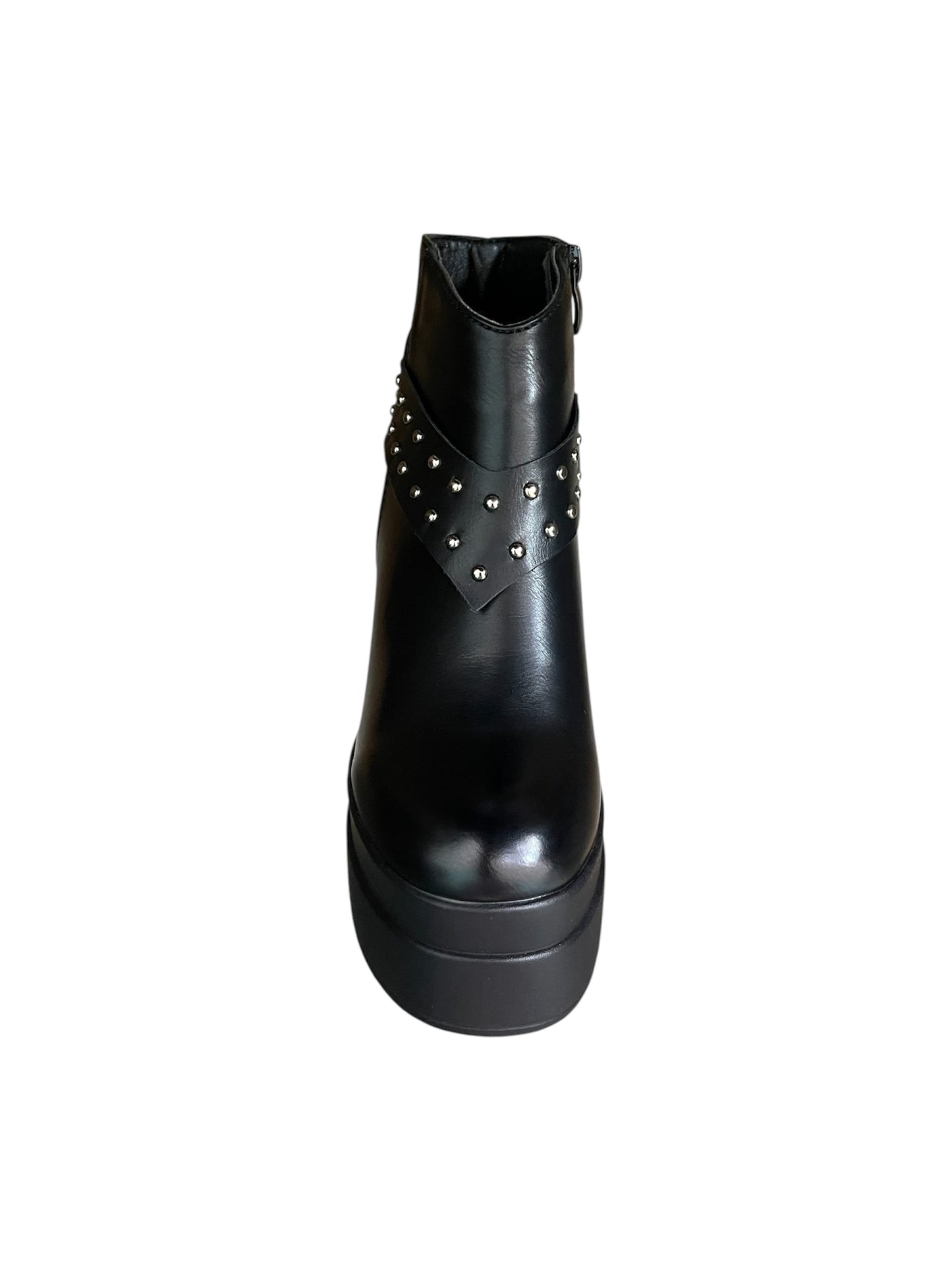 Botín Efecto Cuero Negro Con tacón y tachas