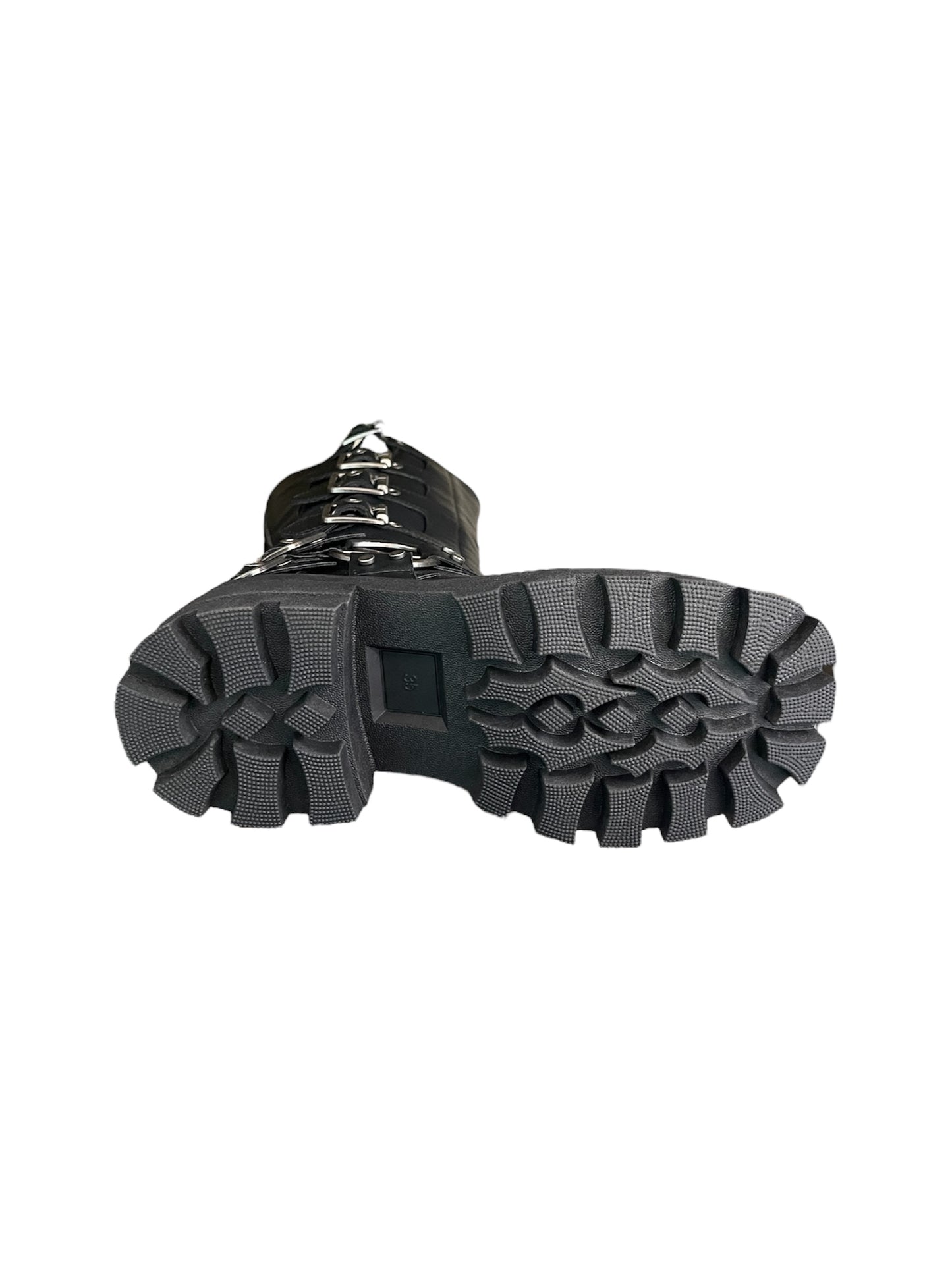 Bota Efecto Cuero Negro Con Hebilla y Plataform